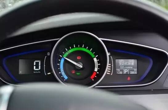 荣威e550混动使用感受,荣威e550真实用车感受