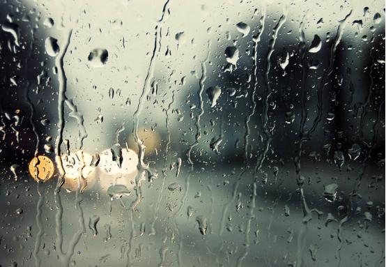 下雨天就爱捡肥皂，不是搞基就是老司机