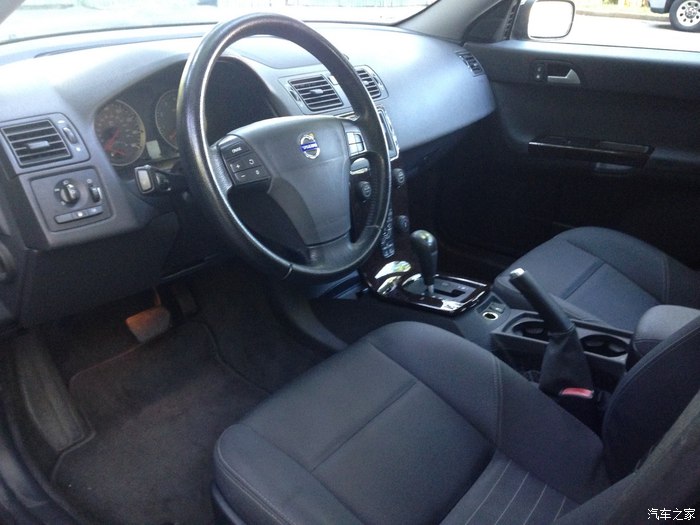 沃尔沃轿车15-20万左右内饰,沃尔沃s40四缸2.0驾驶感受