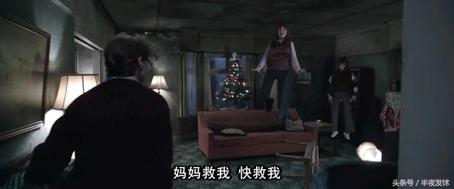 图解电影《招魂2》｜恶鬼折磨萝莉的一百种方法，被吓到漏尿