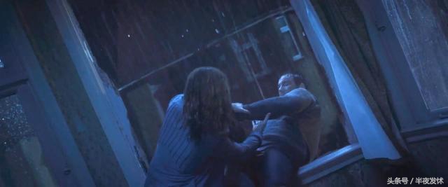 图解电影《招魂2》｜恶鬼折磨萝莉的一百种方法，被吓到漏尿