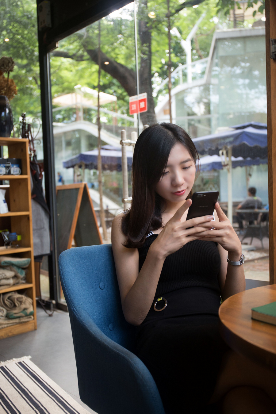 oppor11已成17年爆款产品,为什么oppo就被称为厂妹