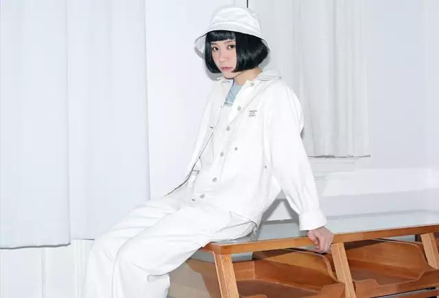 牛仔外套帅气洒脱又不失文艺,很有气质的牛仔外套