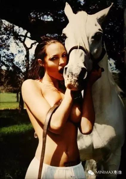 安吉丽娜朱莉同款纹身大连,纹身吸毒女反派