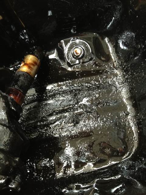 惊呆！发动机被加白糖，损失上万！