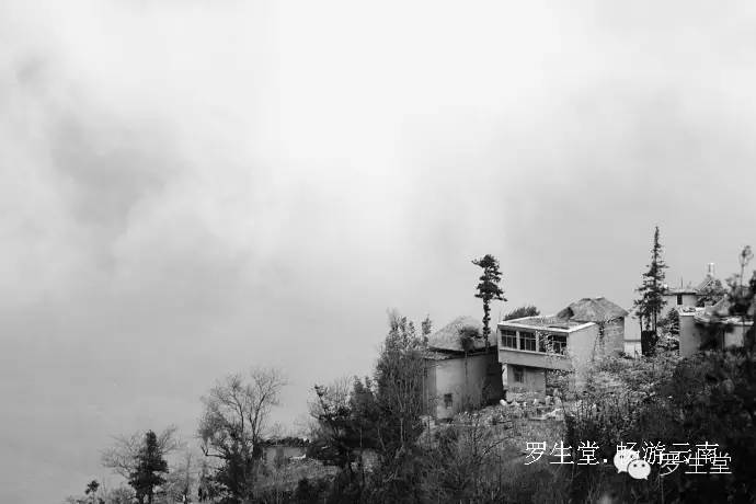 云南旅游攻略必去吃的美食有哪些,云南吃些什么特色美食