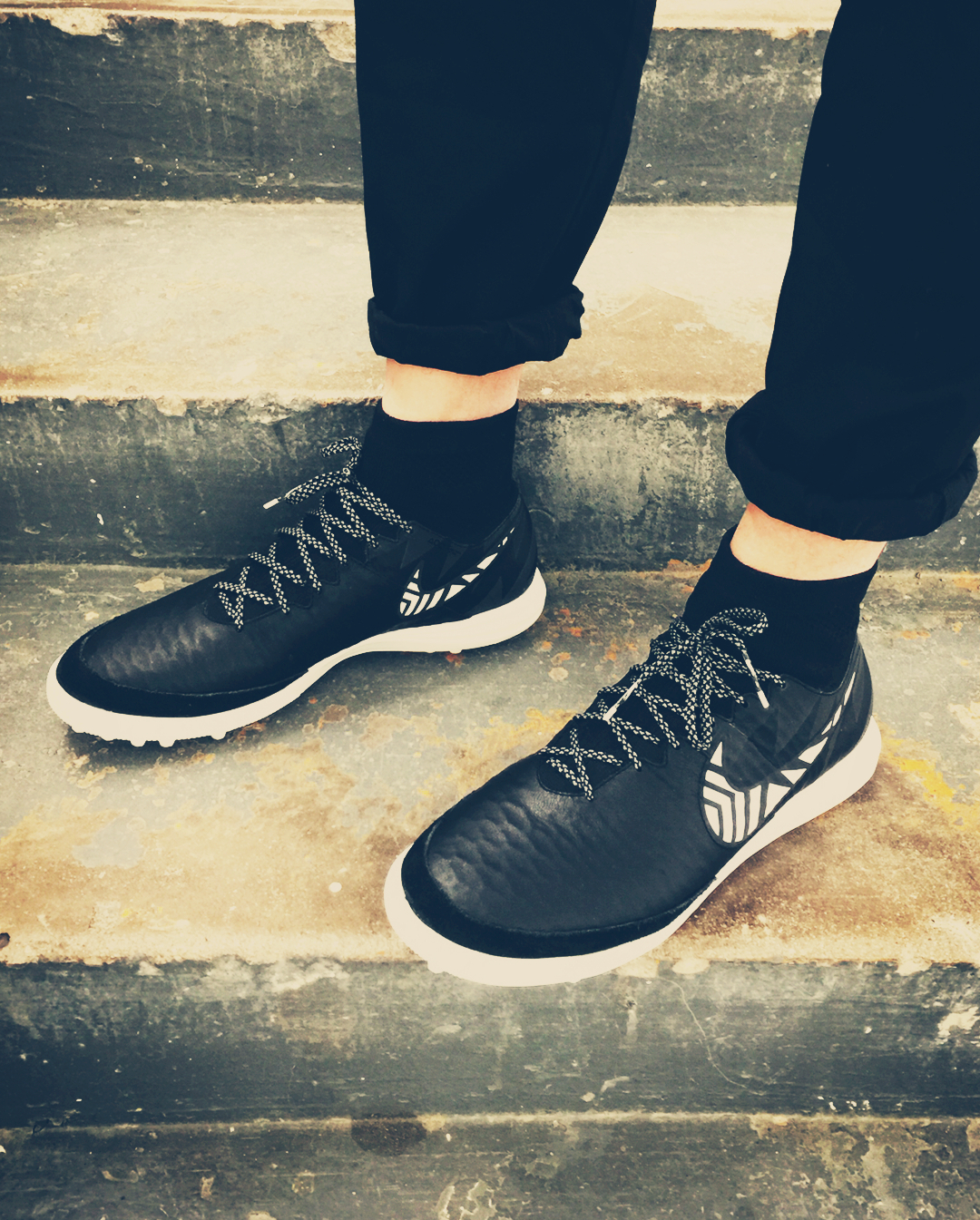 足球鞋高颜值脚感好,哈登潮足球鞋