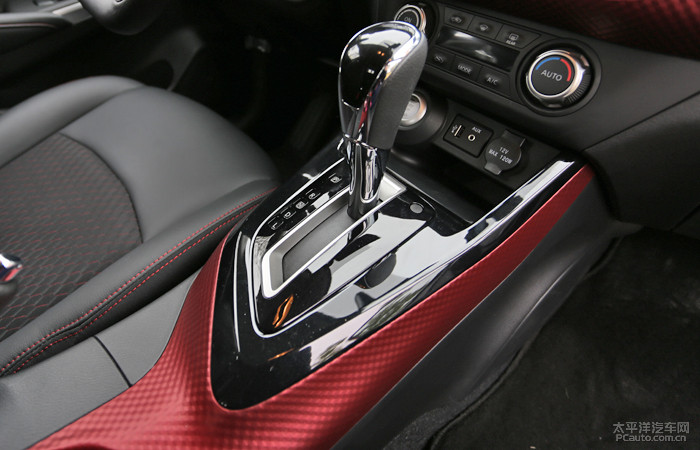 外观和实用方面也各有特色,蓝鸟外观漂亮