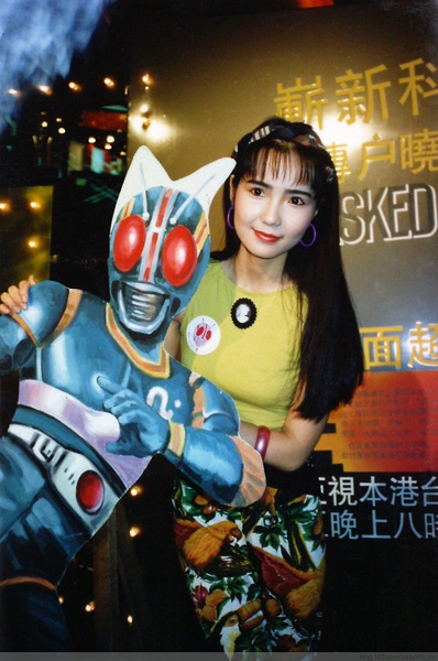 7年花600万买LV的她15年从配角沦落为龙套如今没音讯