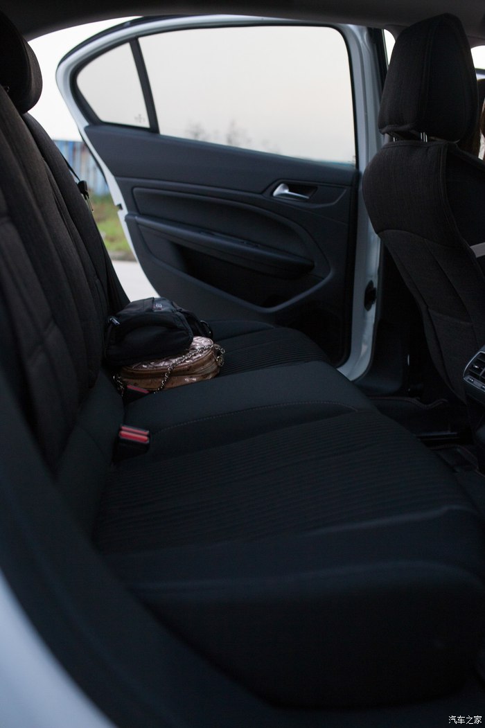 20版标致408油耗1.6t真实油耗,空间大油耗低60-80万轿车