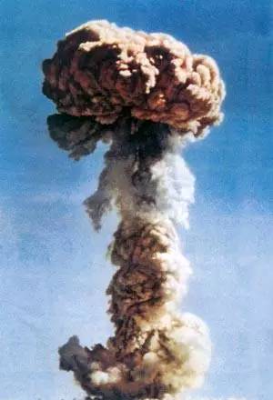 第一颗原子弹是叫邱小姐吗 (邱小姐为什么叫第一颗原子弹)