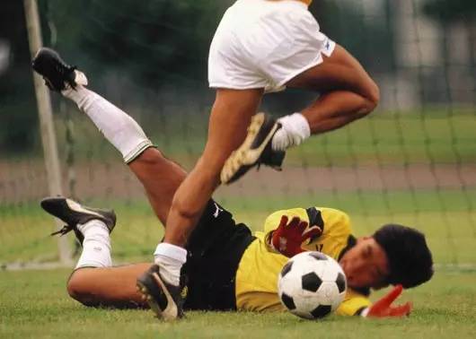 必看的足球运动员纪录片,经常看足球比赛有什么好处