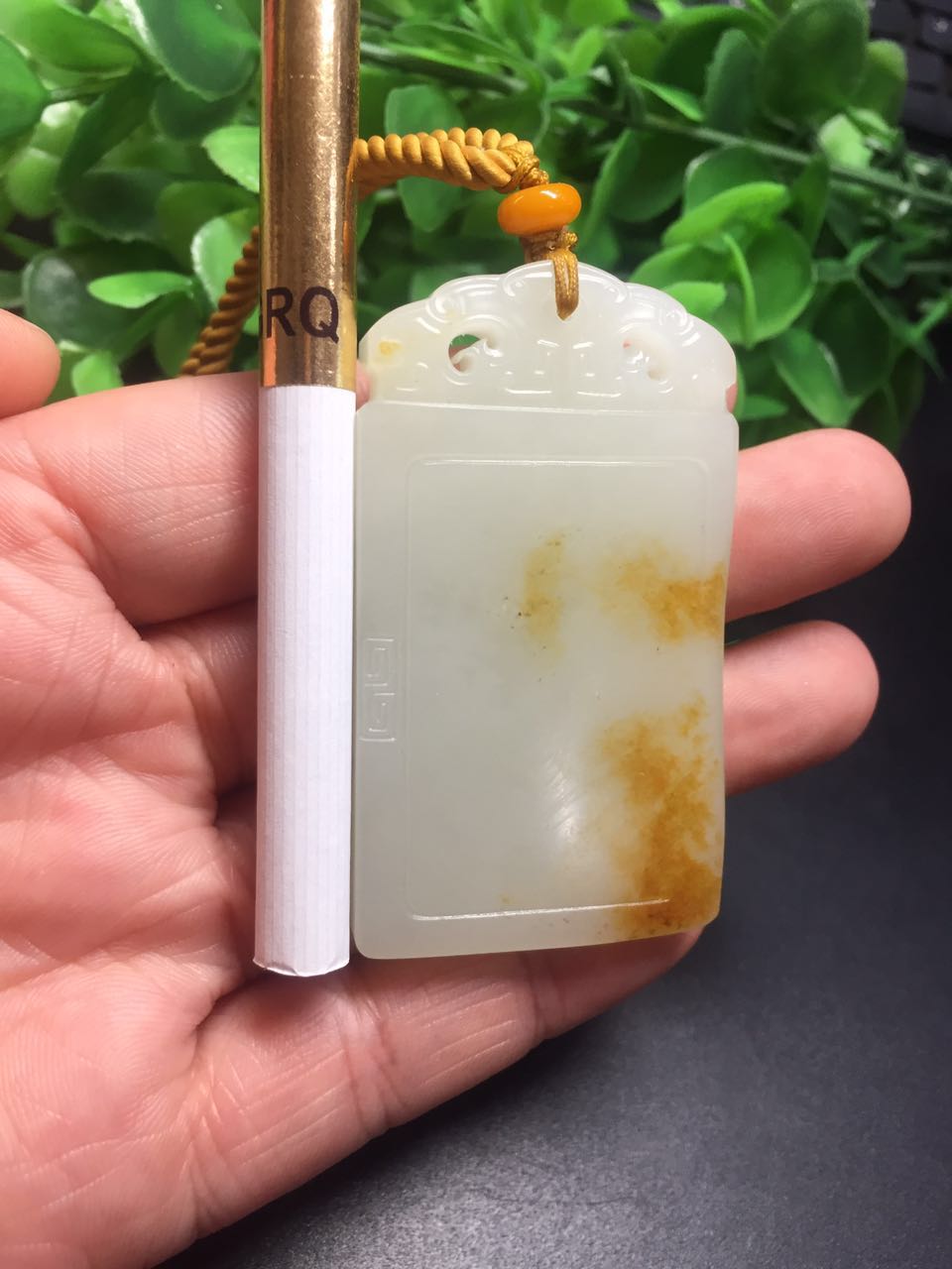 夏去秋来，天干物燥，是时候保养您的美玉了！