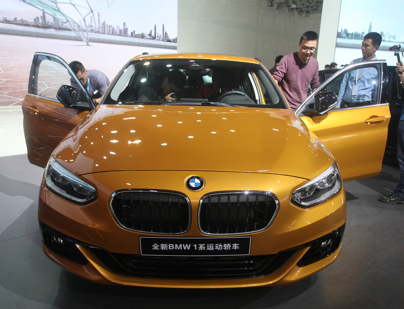 手机就是车钥匙，BBA玩起共享汽车哪家强？