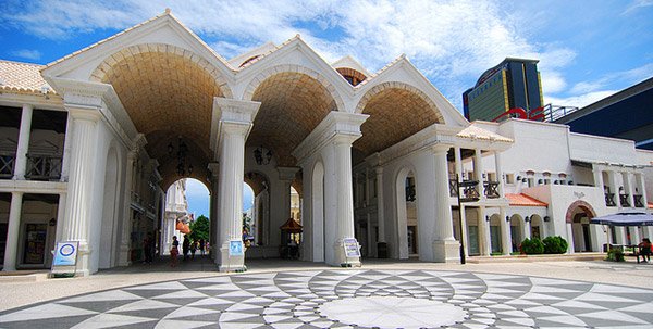 澳门购物的街道,澳门购物去哪个商场比较好