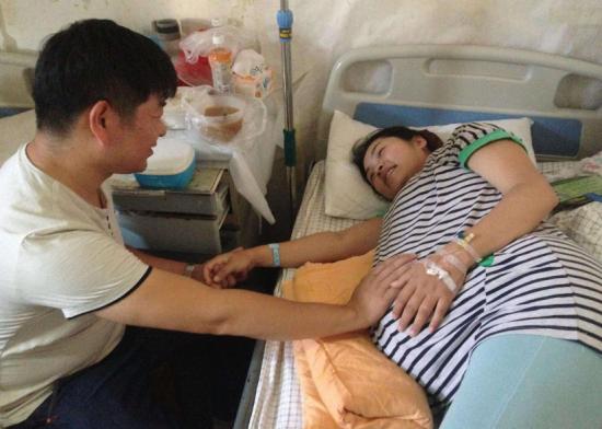 羊水变绿可以打催产针吗,孕妇打催产针羊水破了