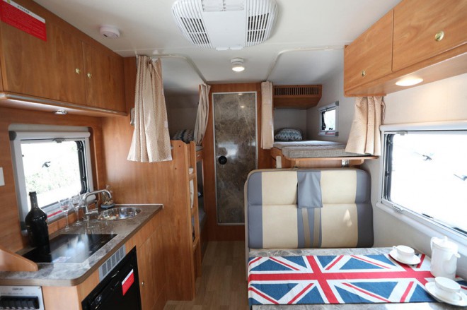 奔驰凯伦宾威24h双拓展旅居房车,凯伦宾威50万左右