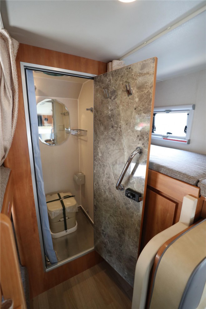 奔驰凯伦宾威24h双拓展旅居房车,凯伦宾威50万左右