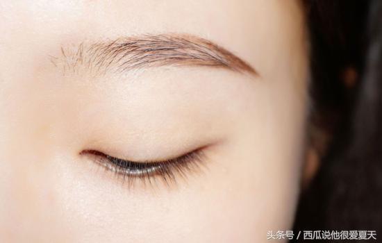 素颜妆化妆的正确步骤教程,素颜妆的步骤初学者如何化淡妆