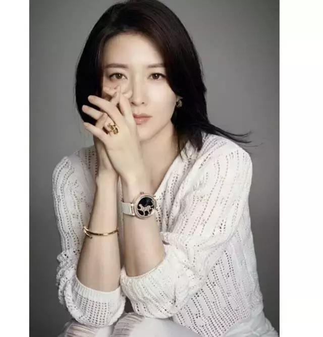 四十岁以上的女性增肌冻龄抗衰老,40岁女人怎么保持冻龄肌肉