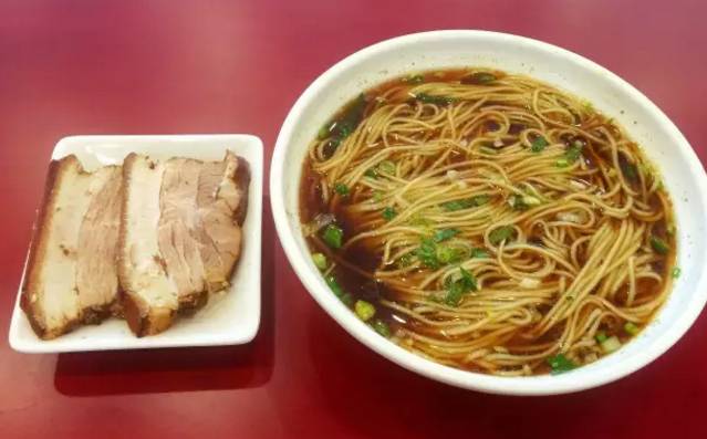 你这么懂事，一定很少有人心疼你吧？这些粥面馆，治愈你的辛酸