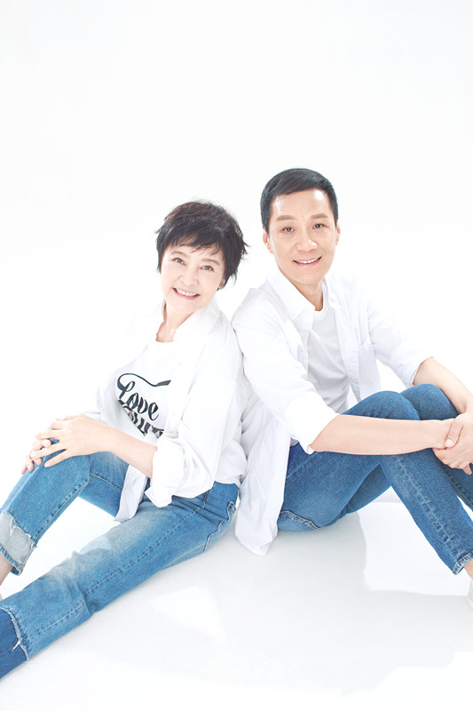 冯远征梁丹妮爱情视频,冯远征梁丹妮恩爱视频