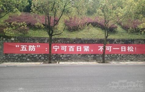 问男友送过前任什么礼物,问男友送自己什么礼物