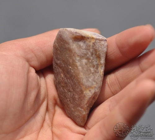 翡翠玉雕雕刻过程,用心去雕刻