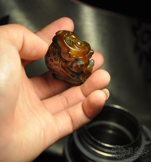 翡翠玉雕雕刻过程,用心去雕刻