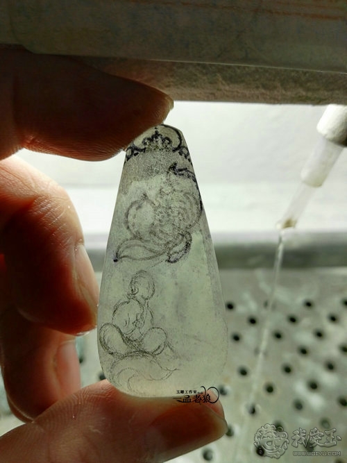 翡翠玉雕雕刻过程,用心去雕刻