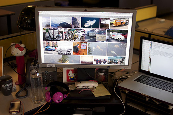 设计师两台显示屏怎么放好看,设计师两台显示器