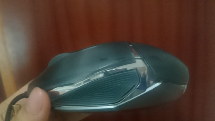 你的鼠标能不能做到这么炫酷,便宜的鼠标都很炫酷