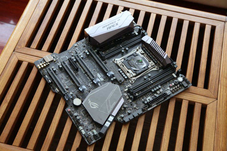 全方位打造酷睿X超频利器！ROGR6A主板评测