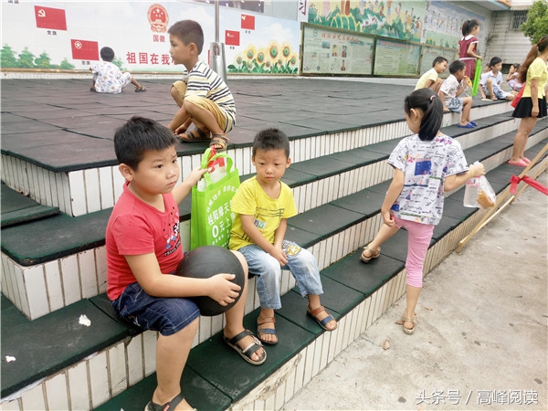 又到开学季孩子的学费着落了吗,又到了开学季交学费的时候图片