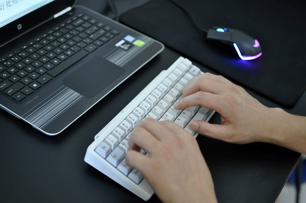 丝般润滑的高档体验聊聊静电轴键盘