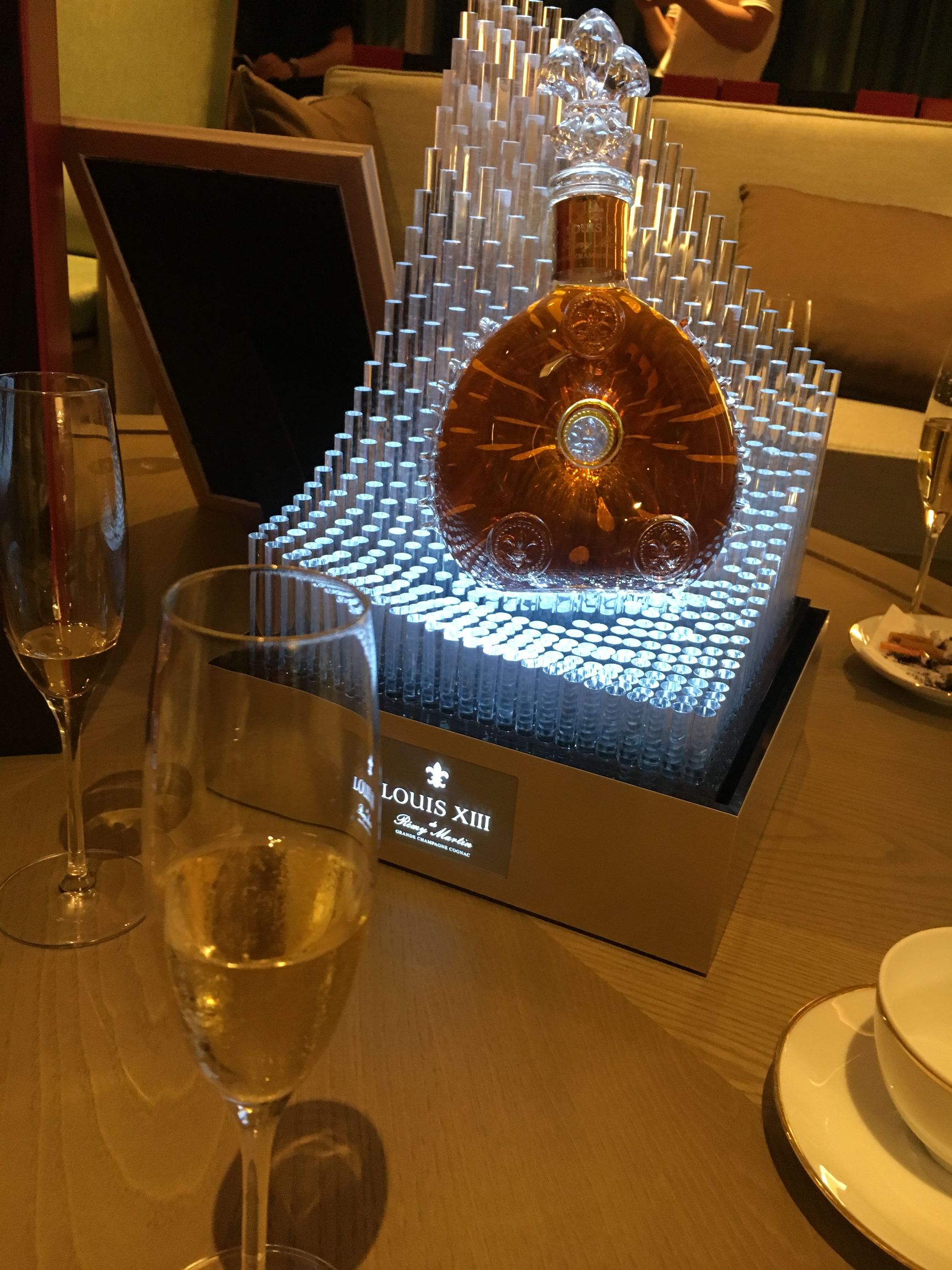 人头马路易十三相当于什么档次,人头马路易十三珍藏版