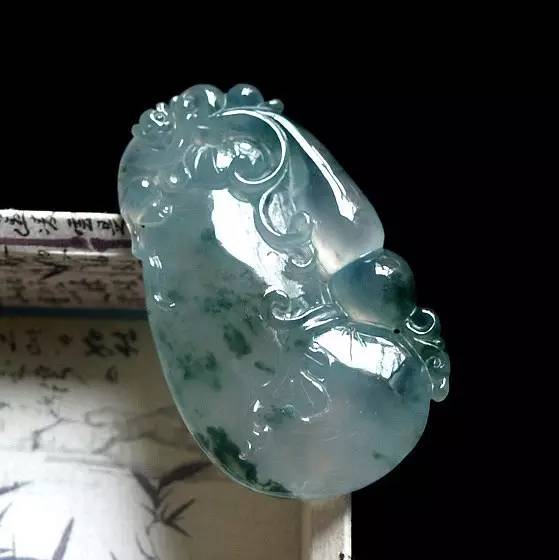 蓝宝石适合哪个星座,各种星座适合佩戴什么