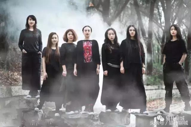 聊城这群美女个个都是纹绣高手，他们藏在新东方广场的秘密基地里