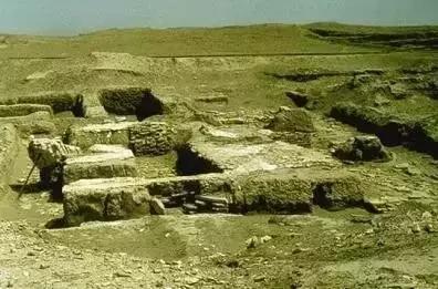 在宇宙的年历中，我们的存在连半秒钟都不到！