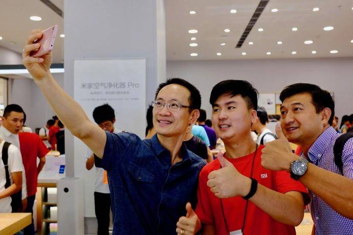 周鸿祎喊话雷军完整视频,周鸿祎晒与雷军最新合影