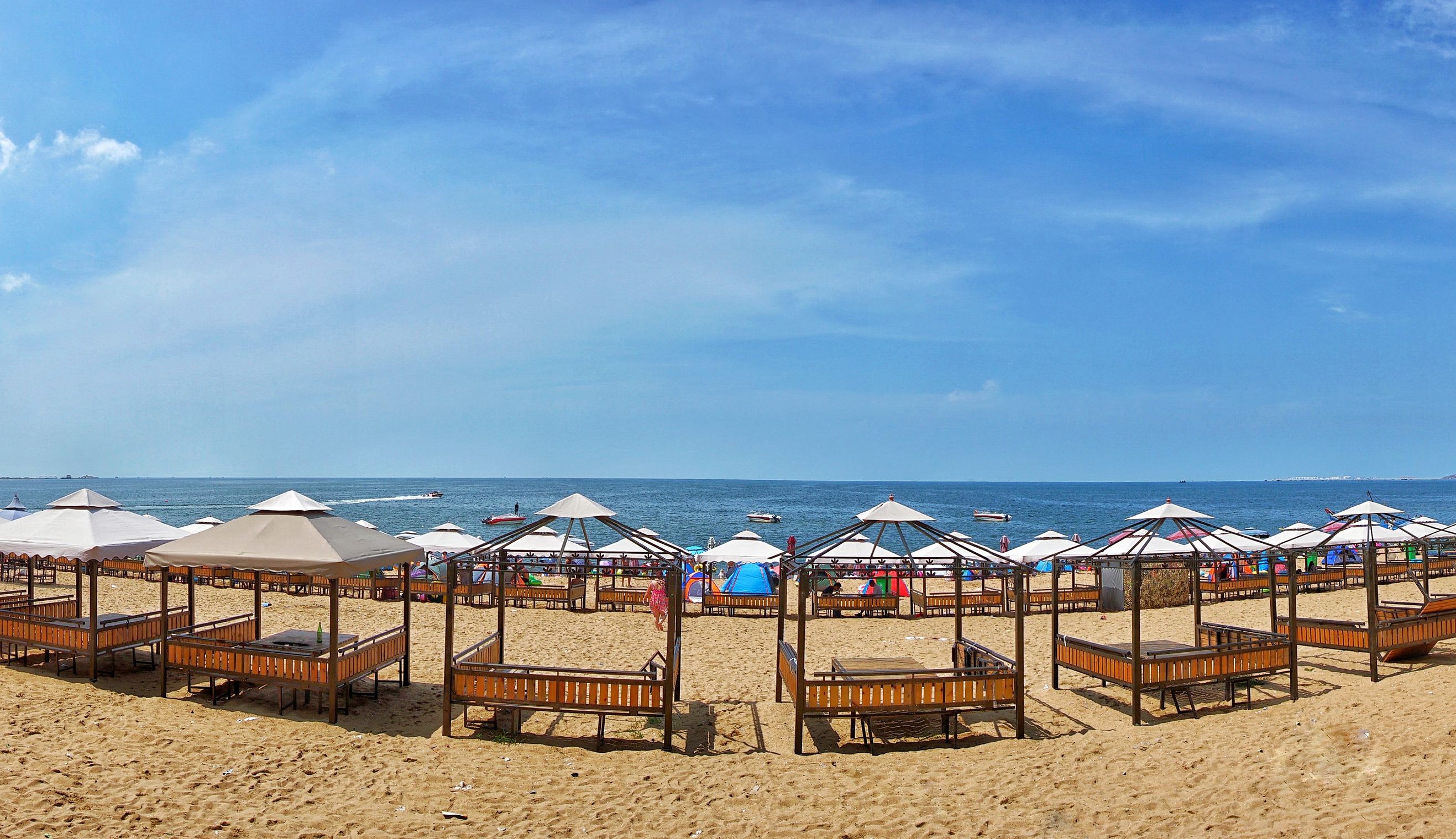 他说他想去看北方的海，我说“好”！