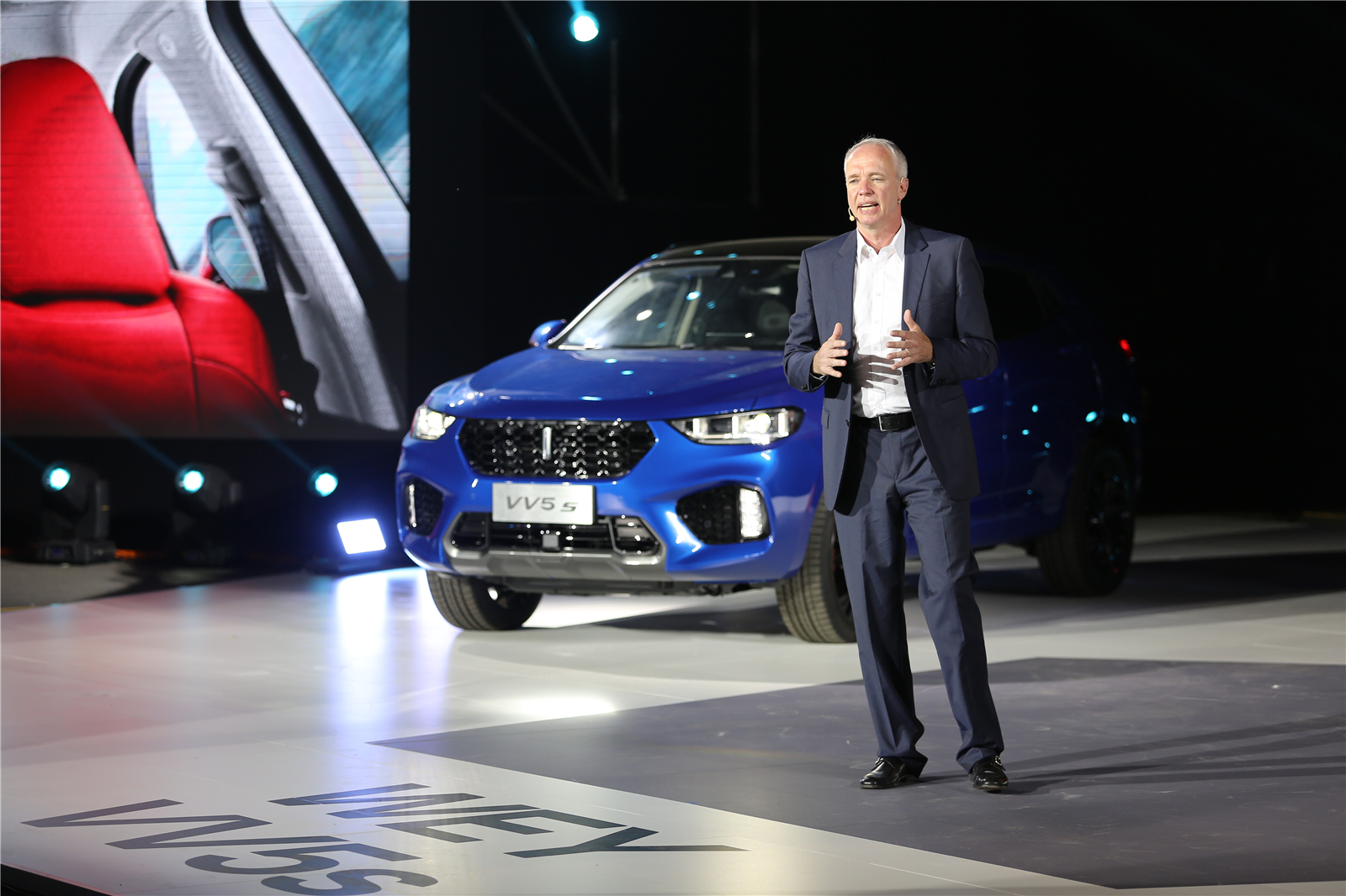 wey品牌旗下vv6迎来第一次升级,wey品牌可以突破高端化吗