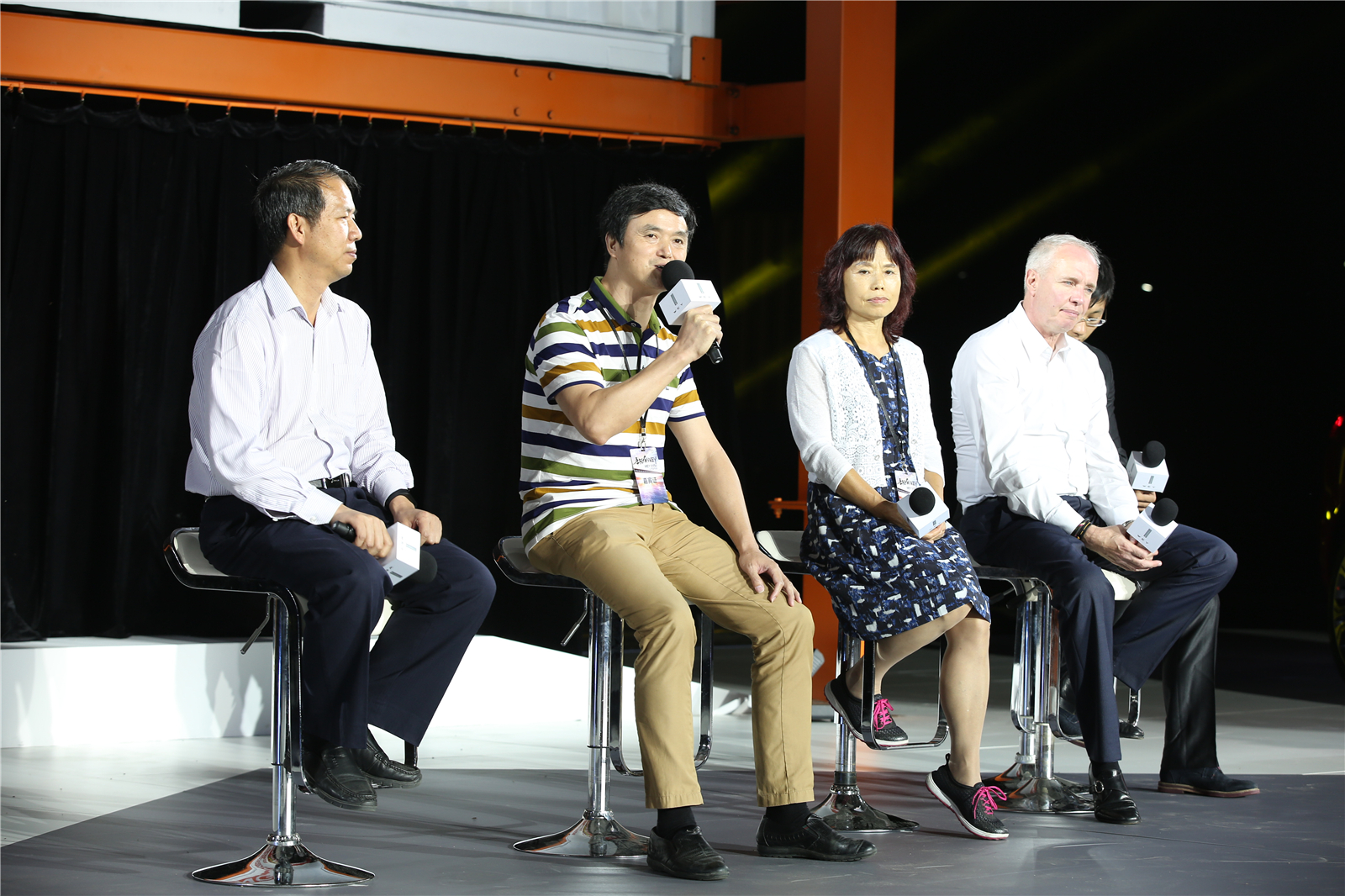 wey品牌旗下vv6迎来第一次升级,wey品牌可以突破高端化吗