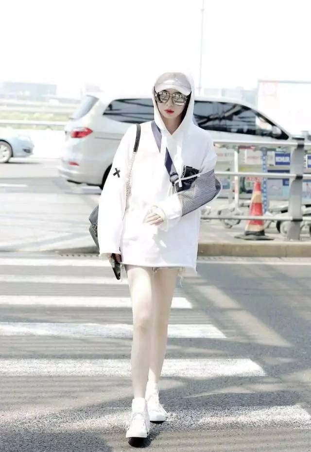 这个秋天是最时尚的单品 (今年秋天最流行的单品)