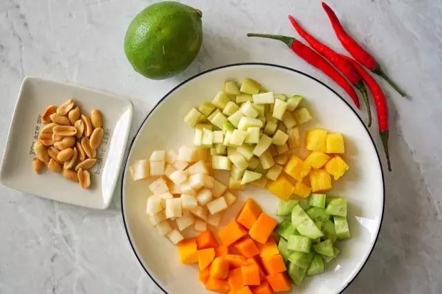 有没有比较好的减肥菜谱app,减肥食谱一日三餐七天菜谱表