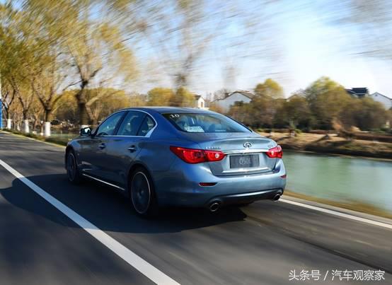 英菲尼迪q50l豪华运动版上路,英菲尼迪q50l与雷克萨斯es200对比