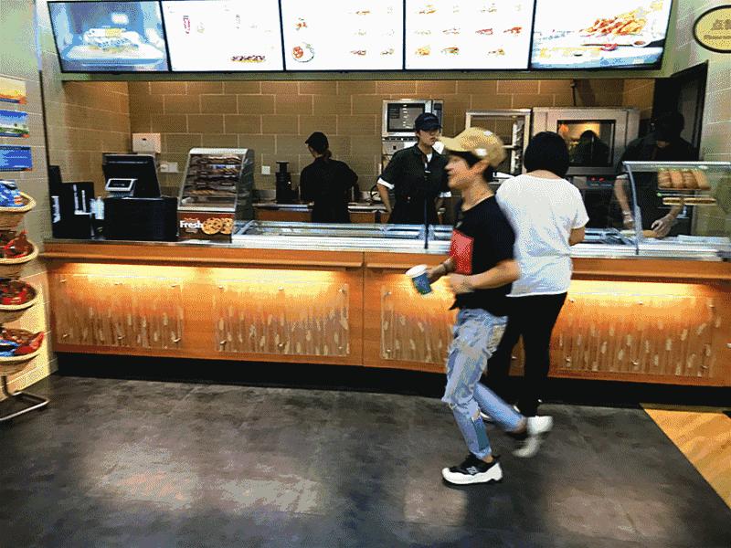 人均20！凯德广场这家赛百味，不吃到扶墙出算！我！输！