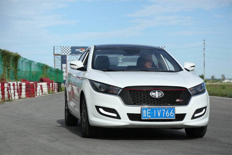 奔腾b50评测试驾,奔腾b50试驾视频2013