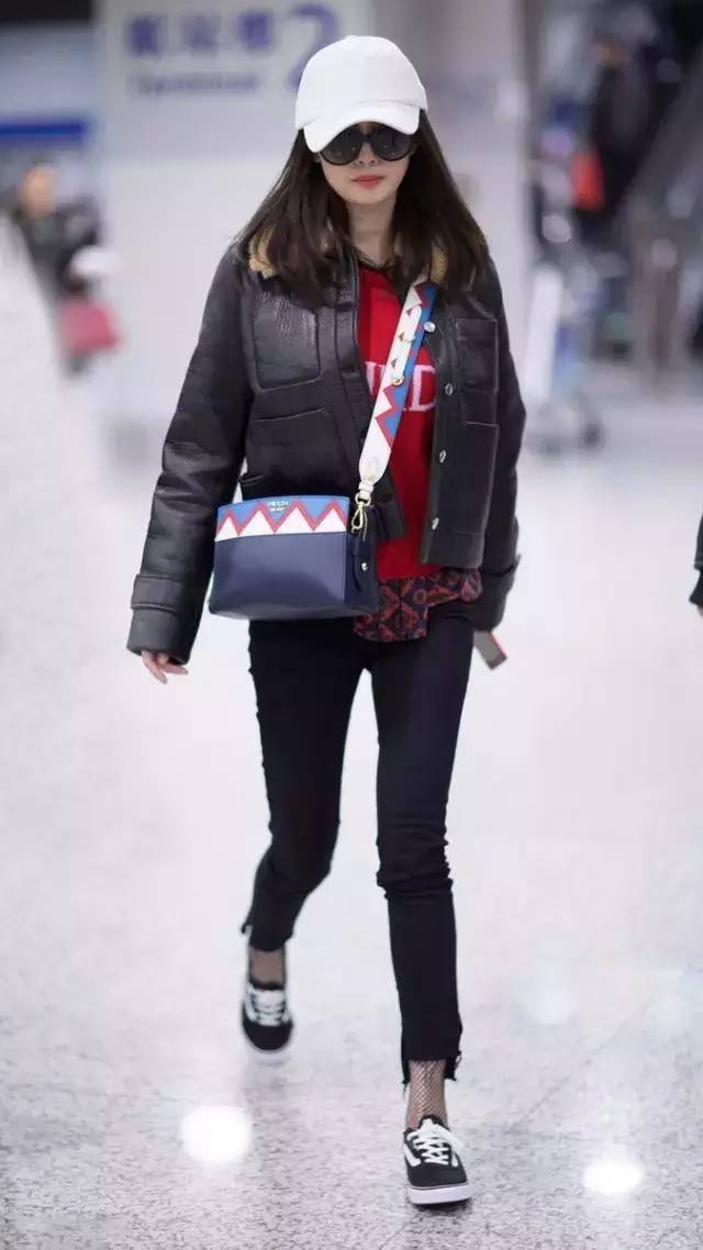 时尚，王者的黑，小黑鞋走起来