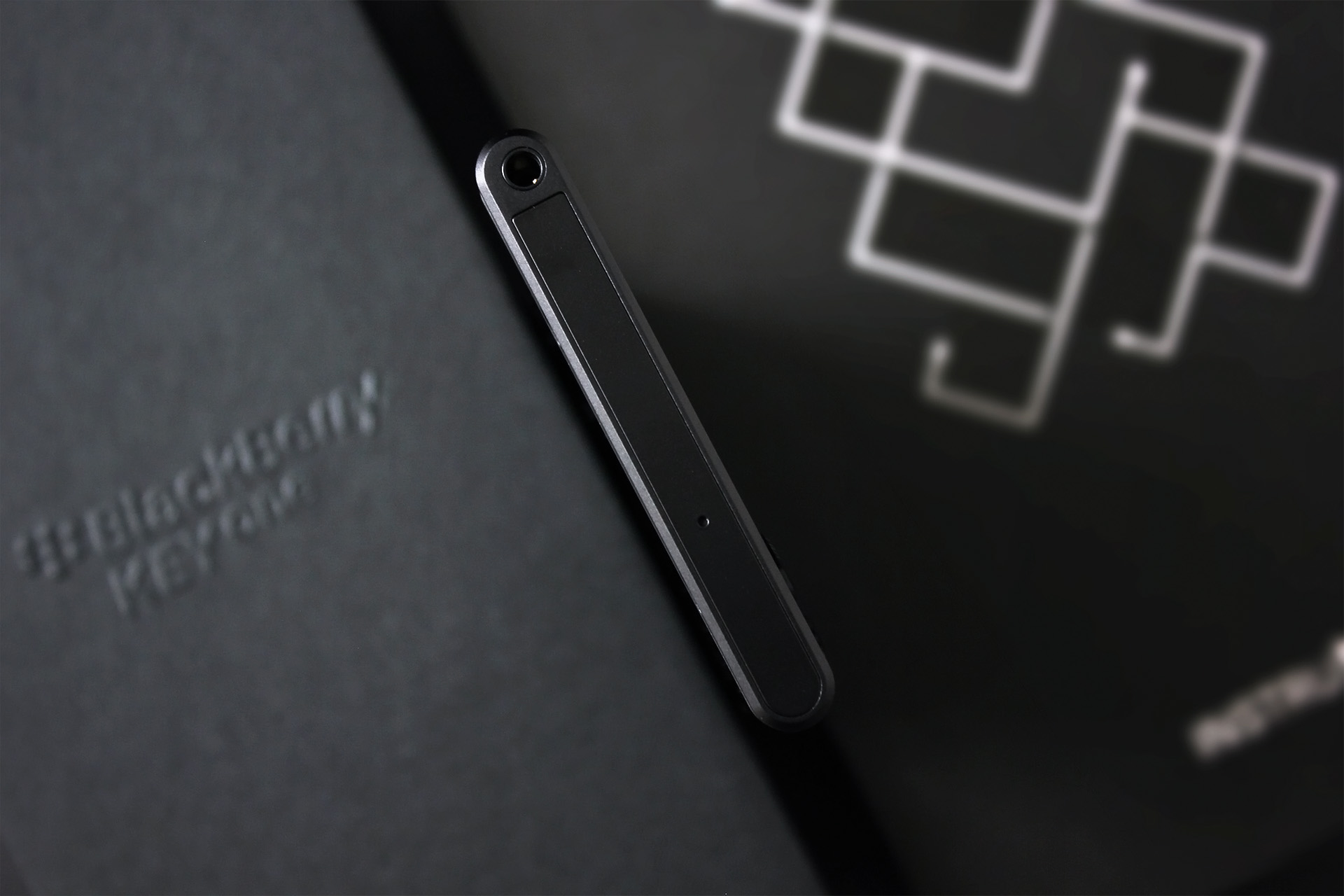 黑莓keyone神操作,黑莓keyone普通版和精英版